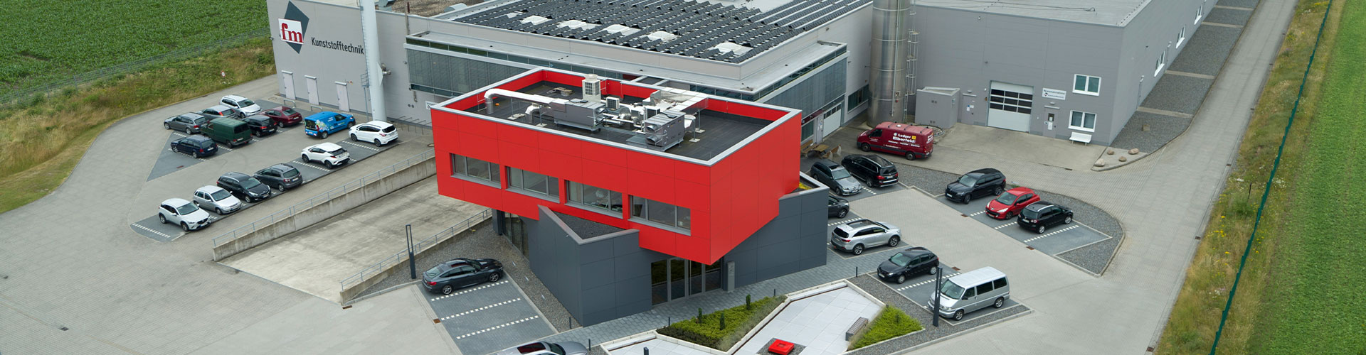 Luftaufnahme Gebäude fm Kunststofftechnik